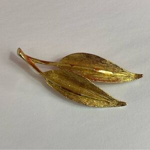 Vintage 1960s BSK Brooch Lapel Pin Double Willow Leaf Brushed Gold Tone Metal.